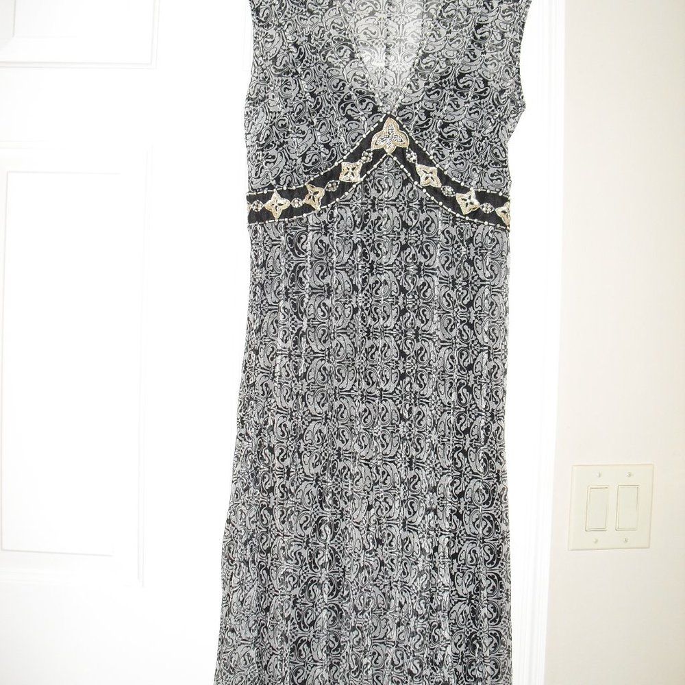 IXE Black and White Beaded Dress - Lines Side Zip - Size 4